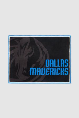 CozyChic® Dallas Mavericks™ Throw