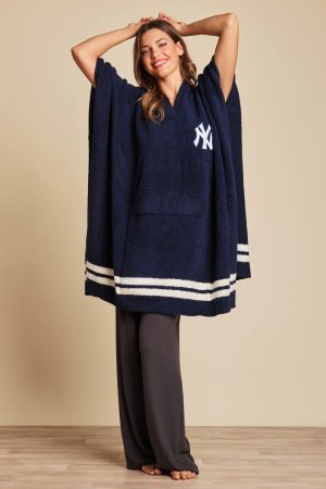 CozyChic® New York Yankees™ 3 in 1 Poncho